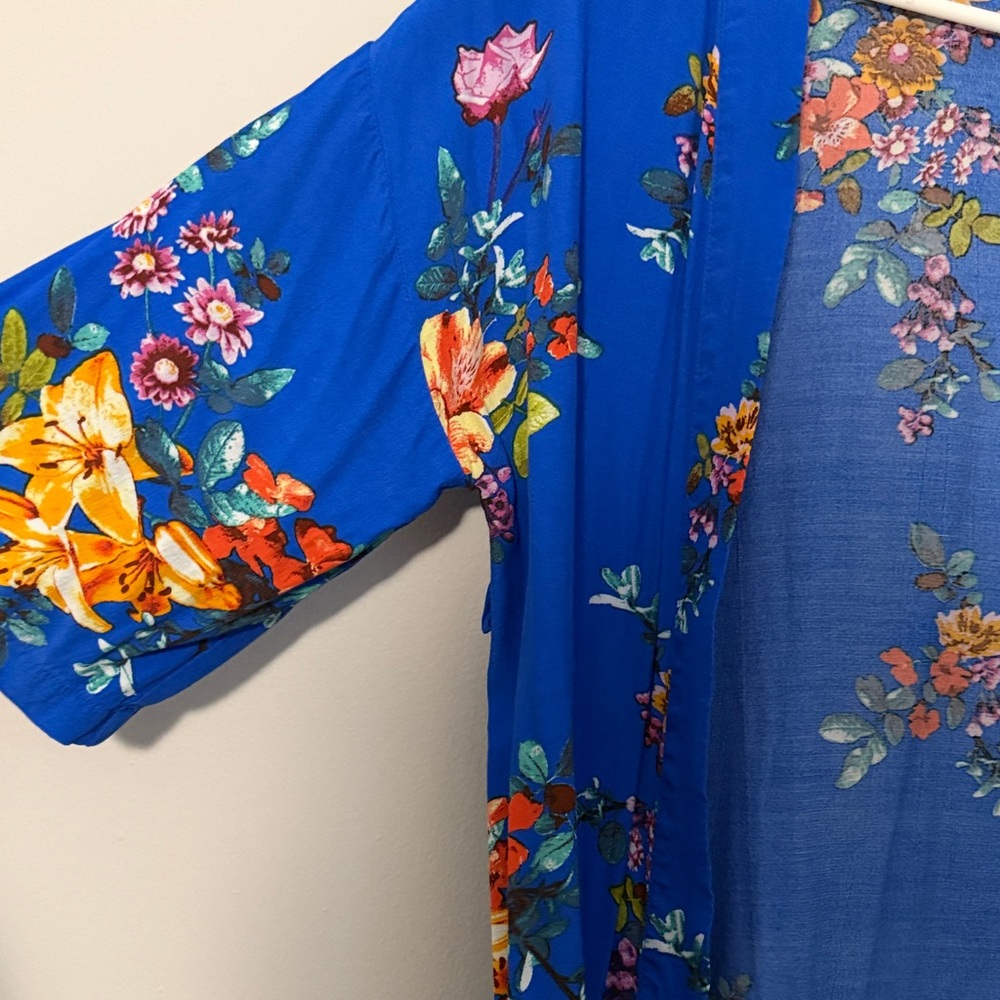 Forever 21 Blue Floral Kimono - Picture 2 of 7
